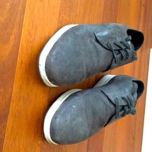 VINCE “extralight” casual shoes